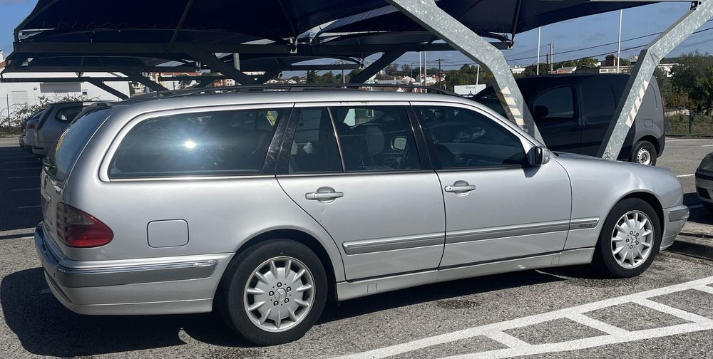 Carrinha Mercedes E220 W210
