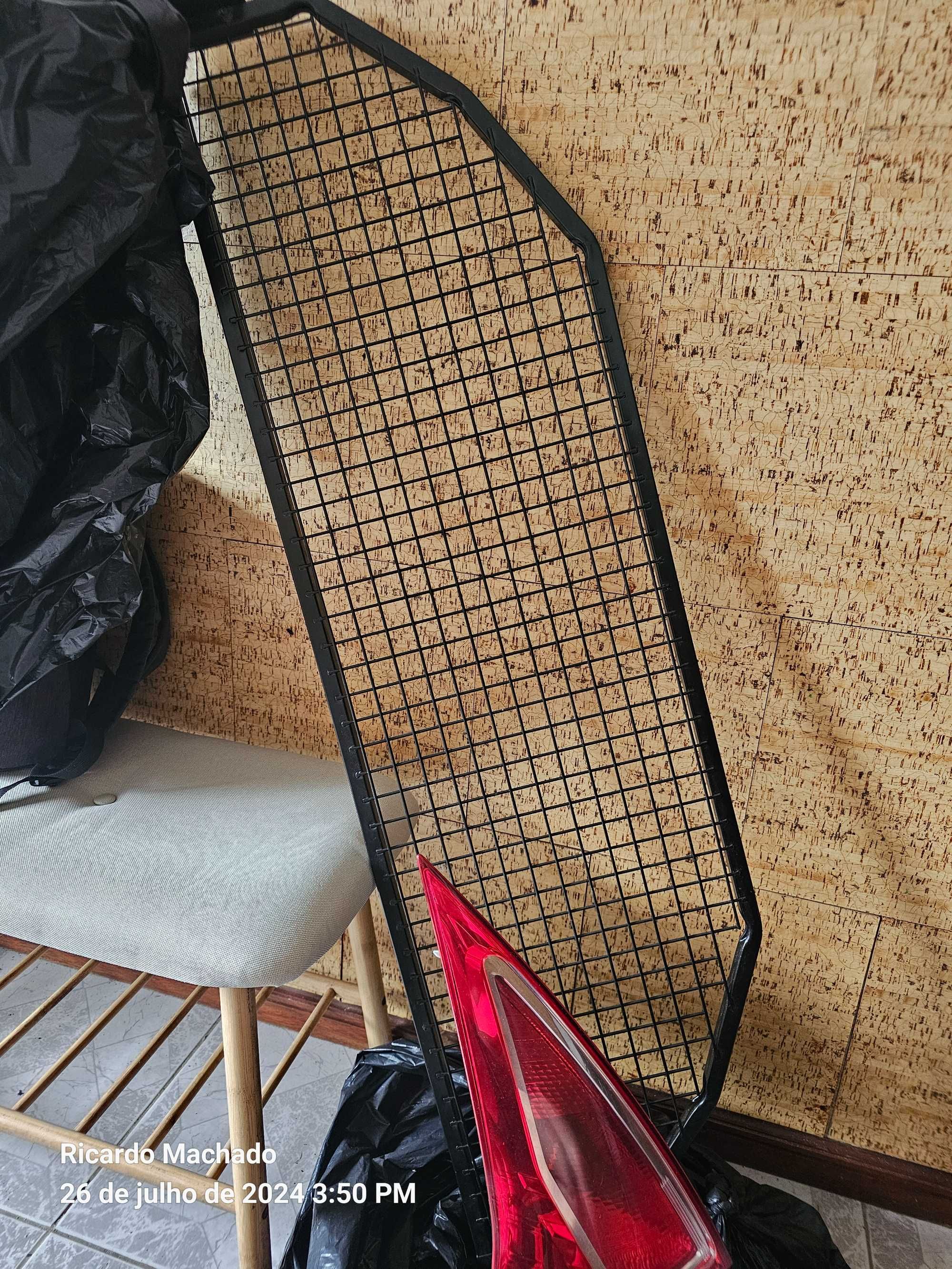 Grade se deparacao de cofre para renault megane,farolin vendido