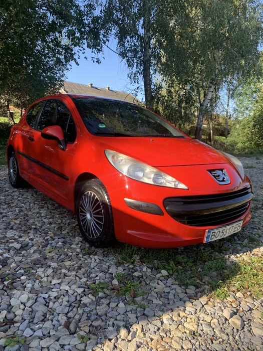 Продаж авто peugeot 2008 року