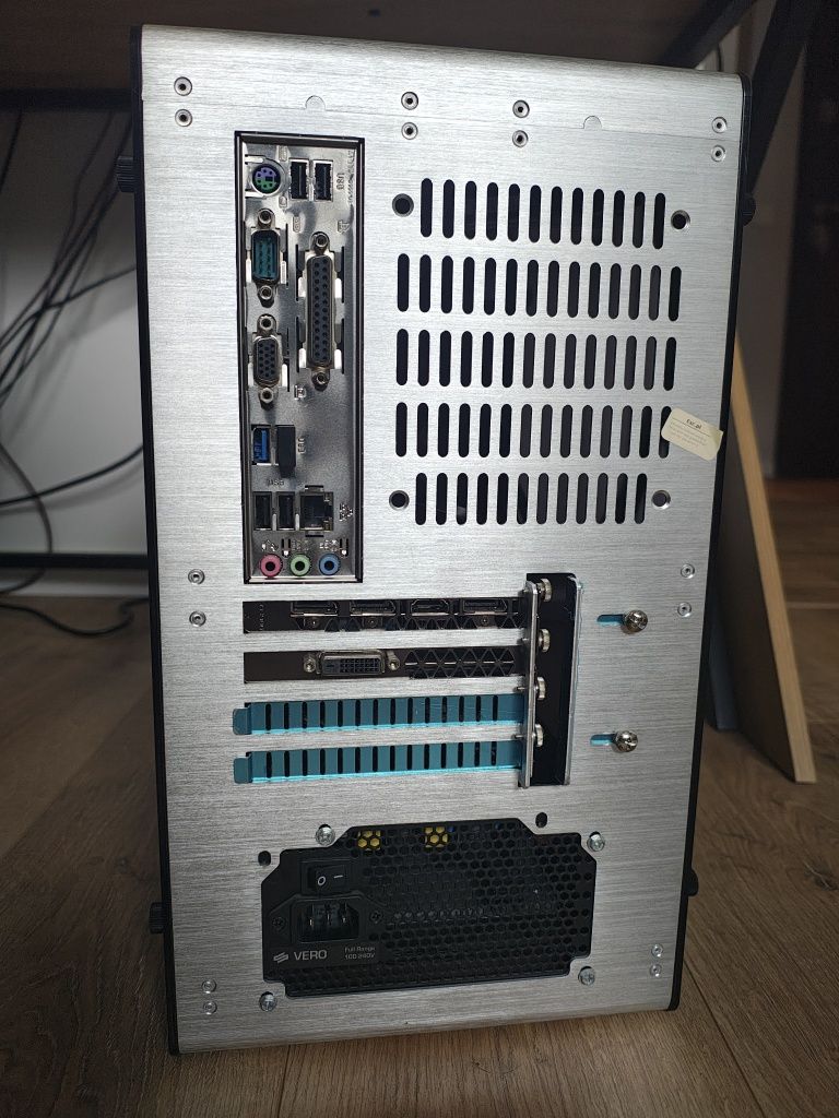 Komputer stacjonarny SSD 250 GB, i7 -8700, GTX1070Ti