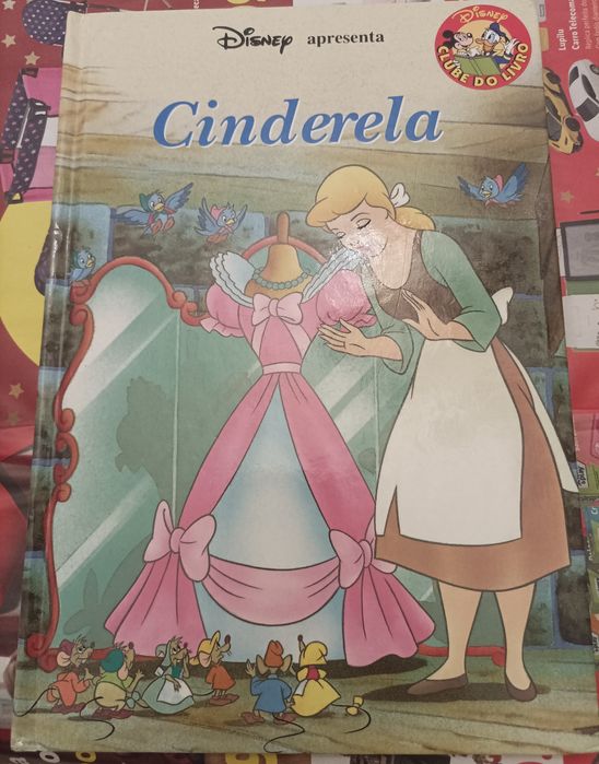 Livros 'Cinderela' e 'O Livro da Selva ' Clube do Livro Disney