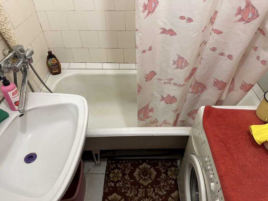 Оренда окремої кімнати для дівчини на Замості, Петроцентр. Варшавська