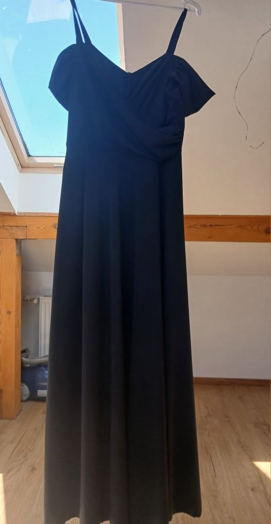 Sukienka balowa.