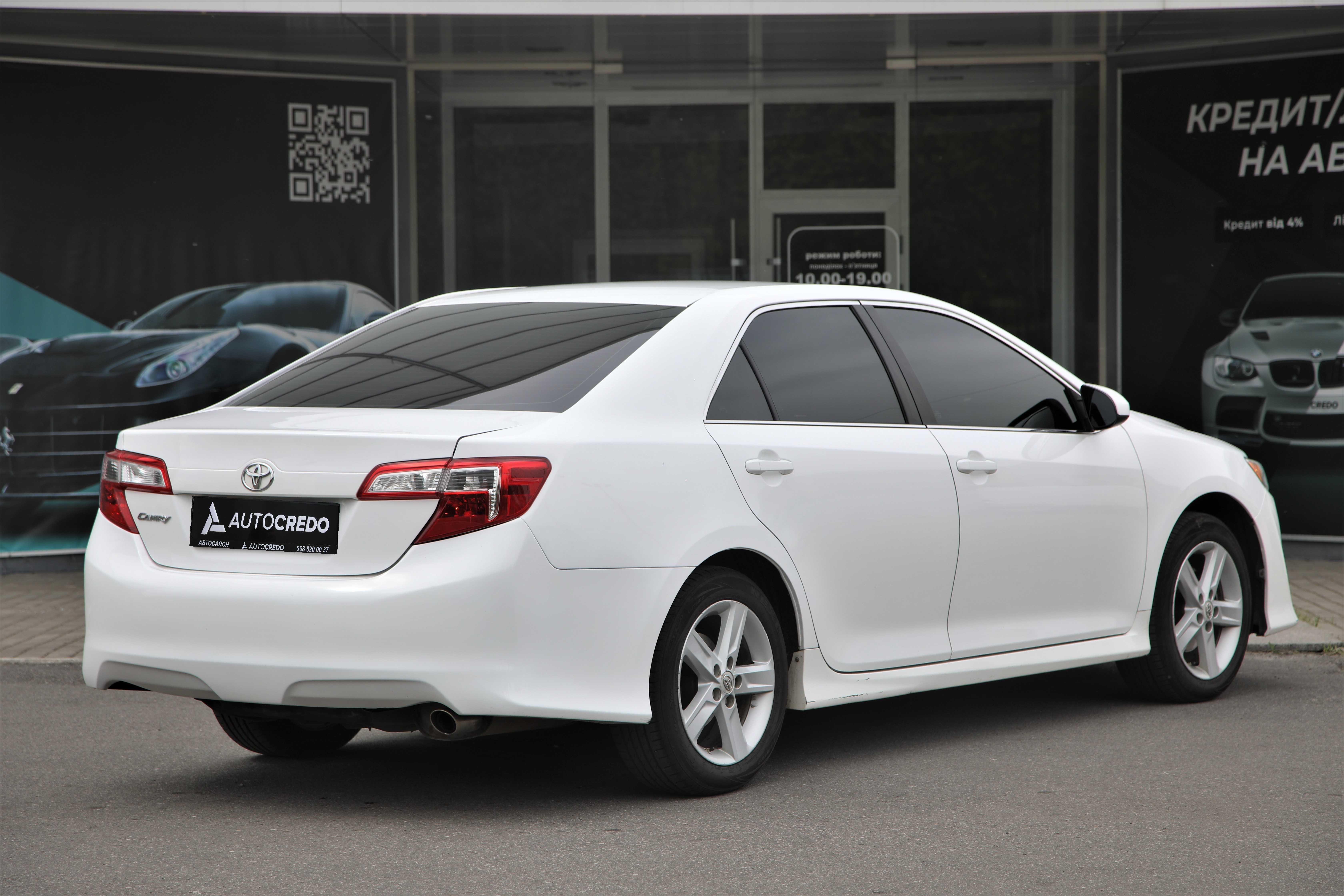 Toyota Camry 2012 року