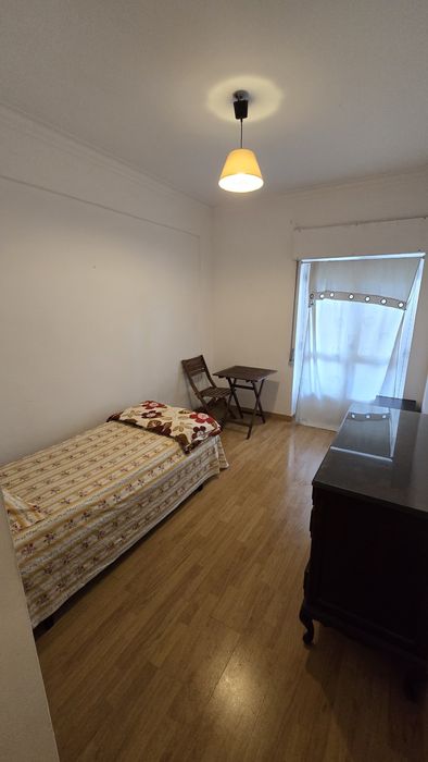 Quarto em oeiras para arrendar temporario