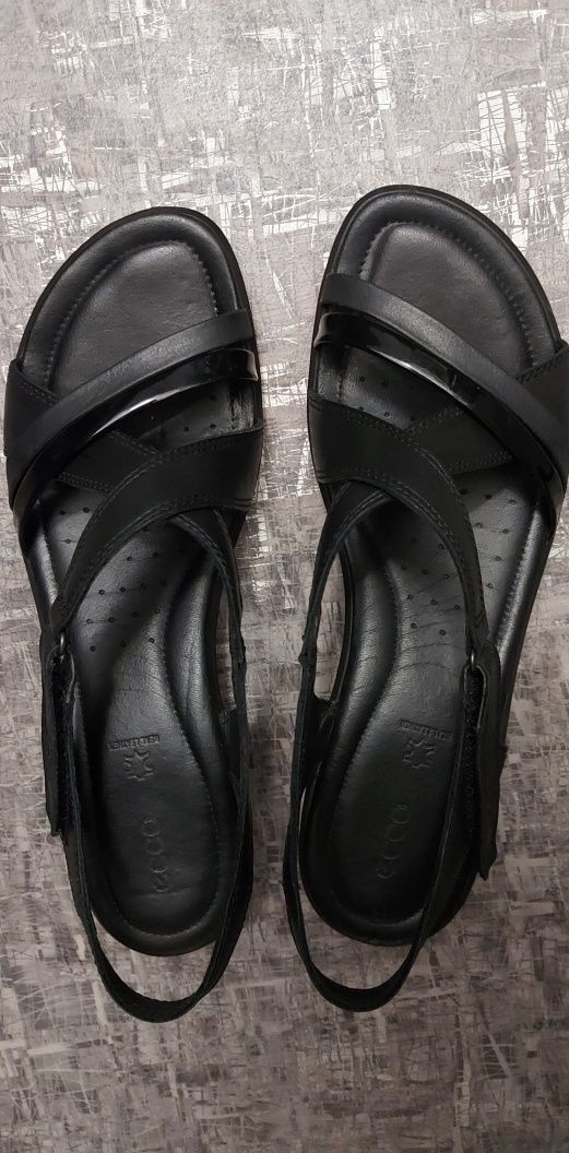 Продам сандали Ecco р.41