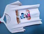 Beżowy t-shirt z dużym nadrukiem Myszka Miki