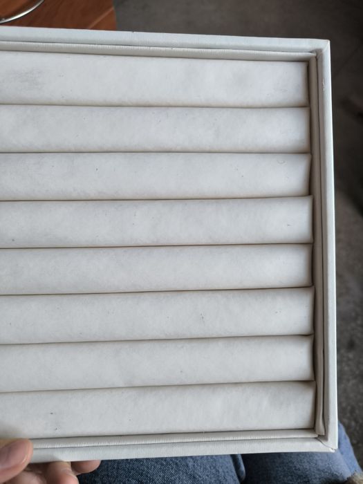 Планшет для ювелірних прикрас