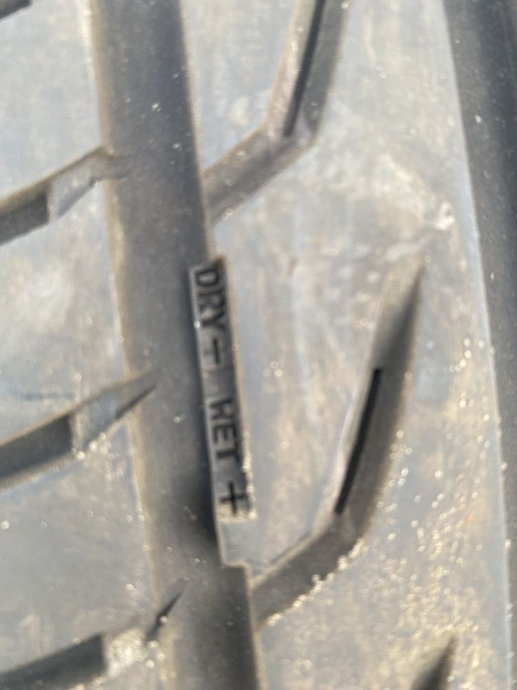 225 45 R17 продам  пару летних шин semperit