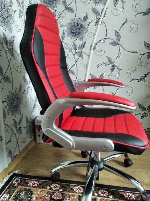 Крісло офісне. Стан відмінний.