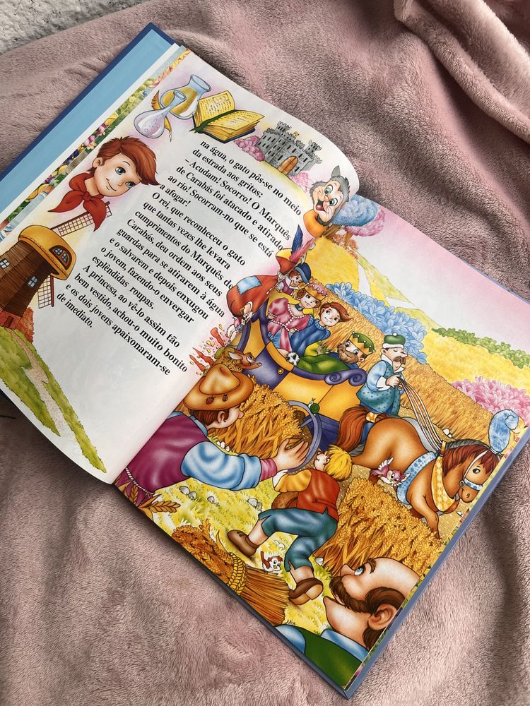 Livro Alice no Pais das maravilhas e Gato das botas