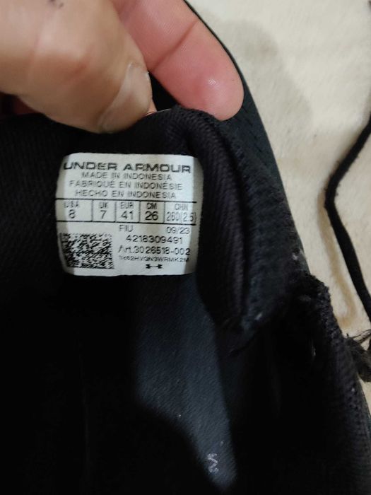 Sapatilhas Under Armour tam. 41 em excelente estado