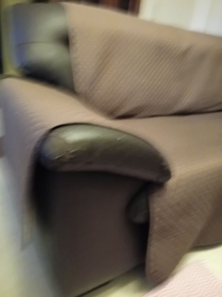 URGENTE -Sofas de dois e três lugares