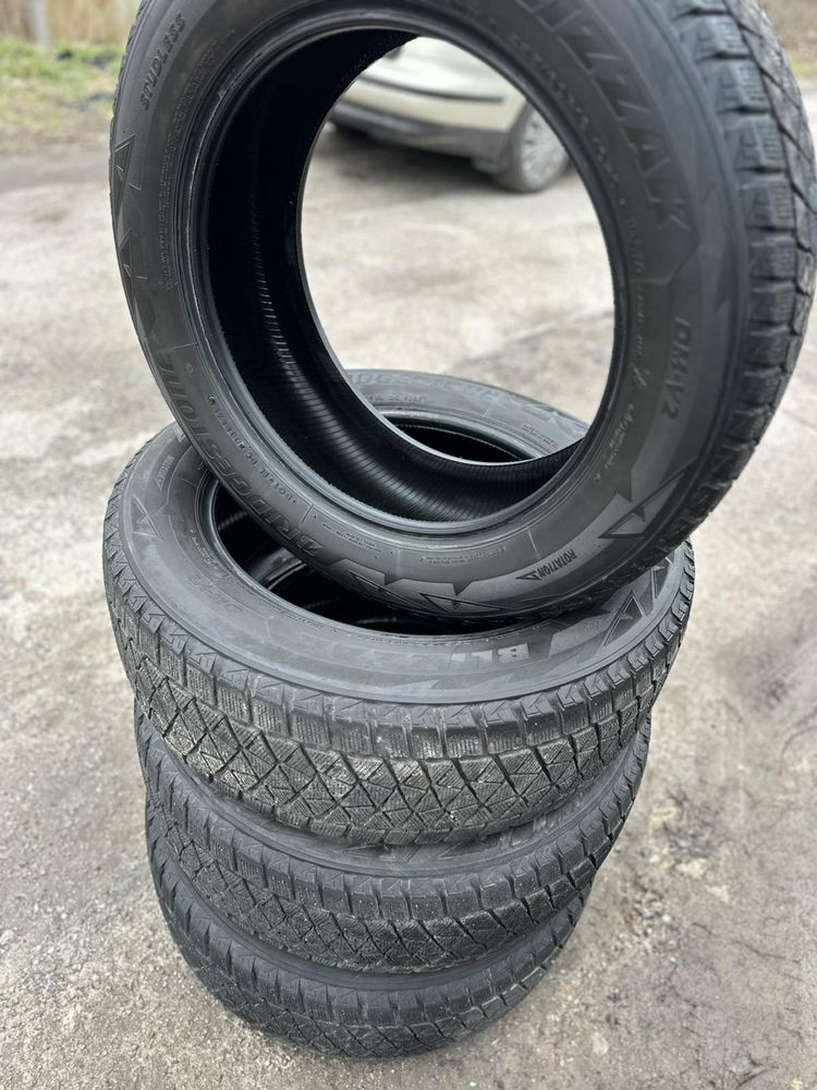 Продаю резину Bridgestone R18 235/60