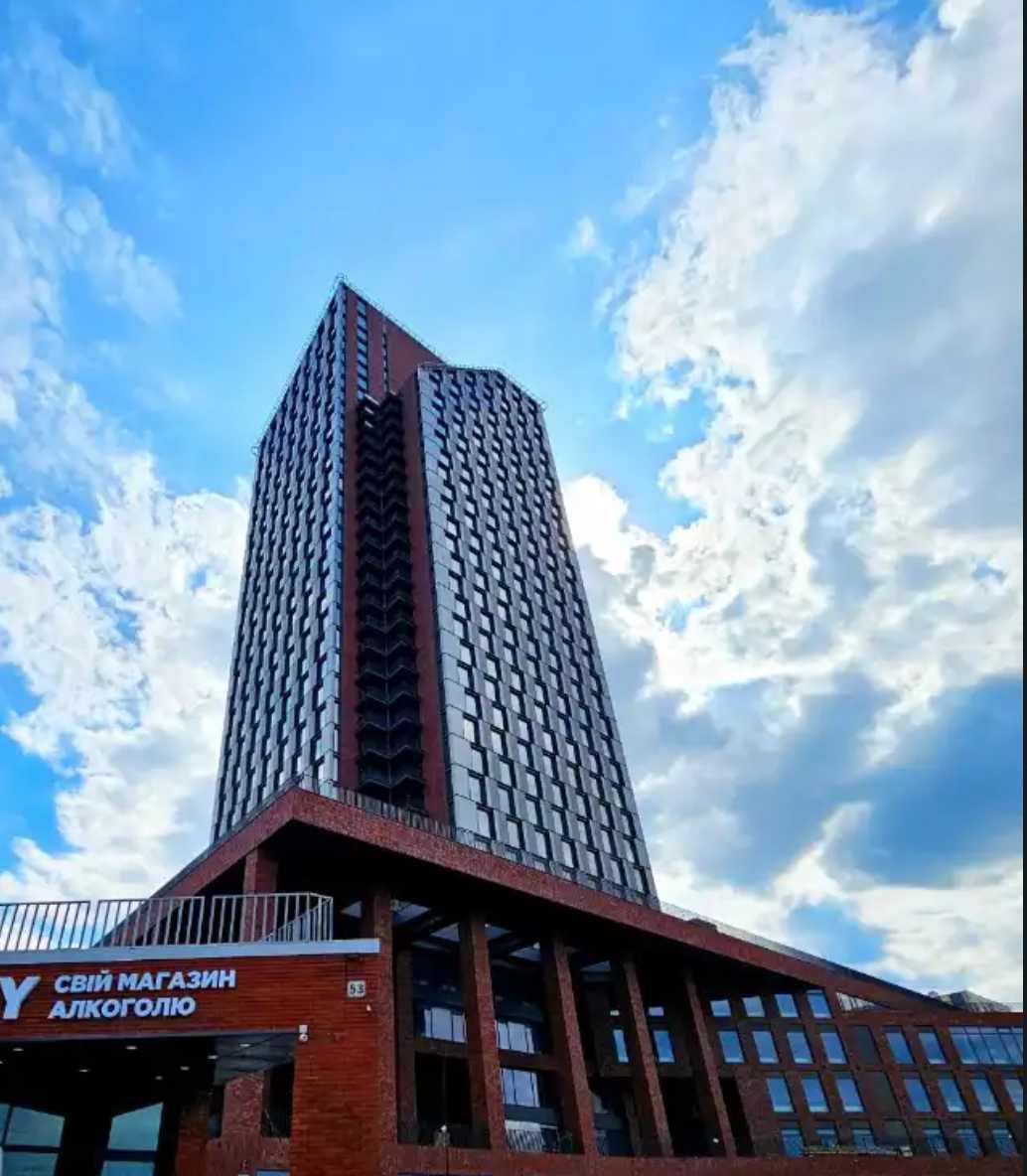 Продам 3х кімнатну квартиру в ЖК MAYAK Тераса 11м2 Парк  Центр Вигідно