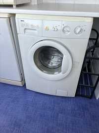 Maquina de lavar roupa Zanussi