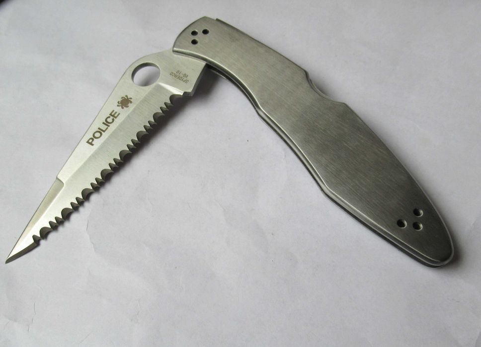 Nóż składany folder Spyderco Police