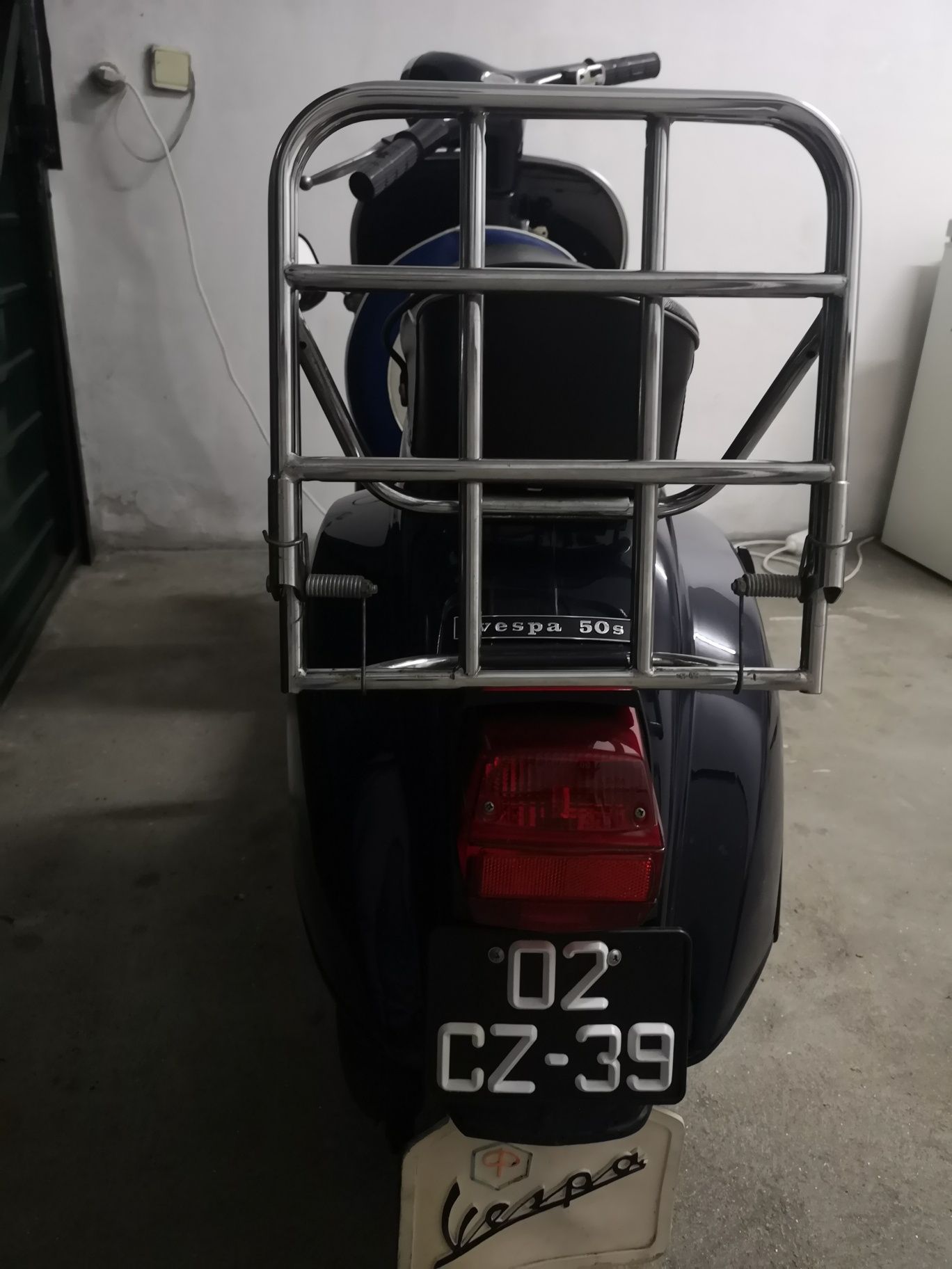 Vespa 50s 1981 restaurada