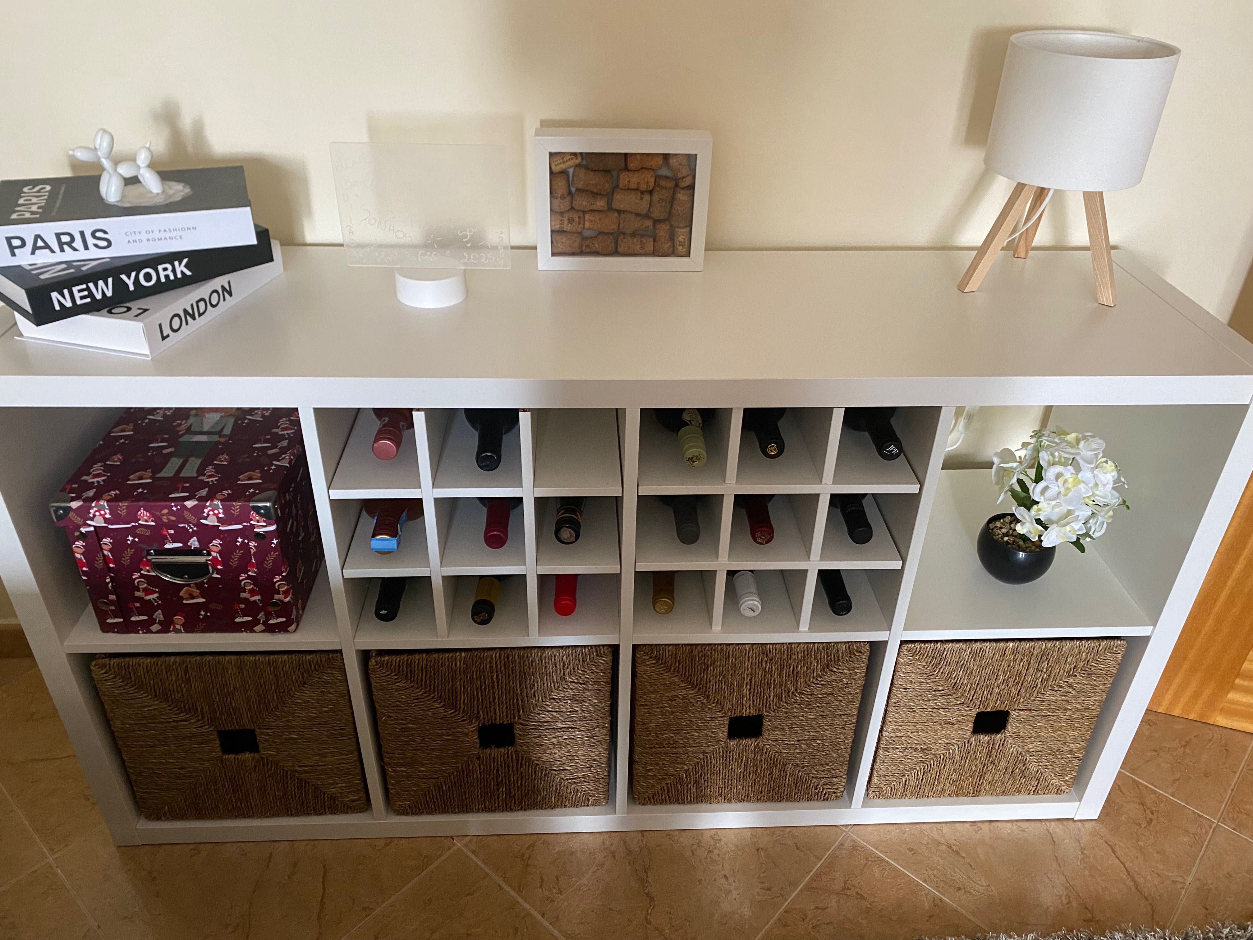 Móvel para sala com adega