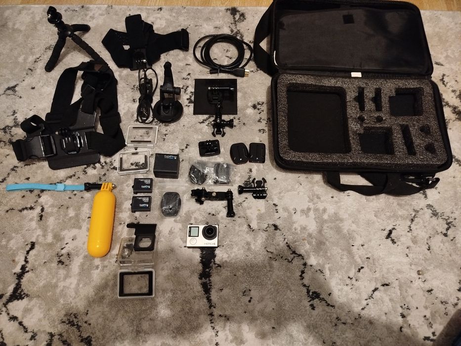 Vendo GoPro Hero 4 Silver com todos os acessórios!