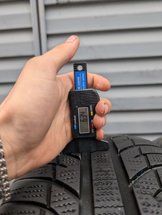 Комплект зимових шин Toyo 225/60 R16 225*60 16 Snowprox S943