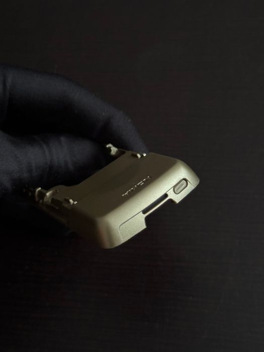 Станина Nokia 8800 Sirocco Gold Black средняя часть пластик