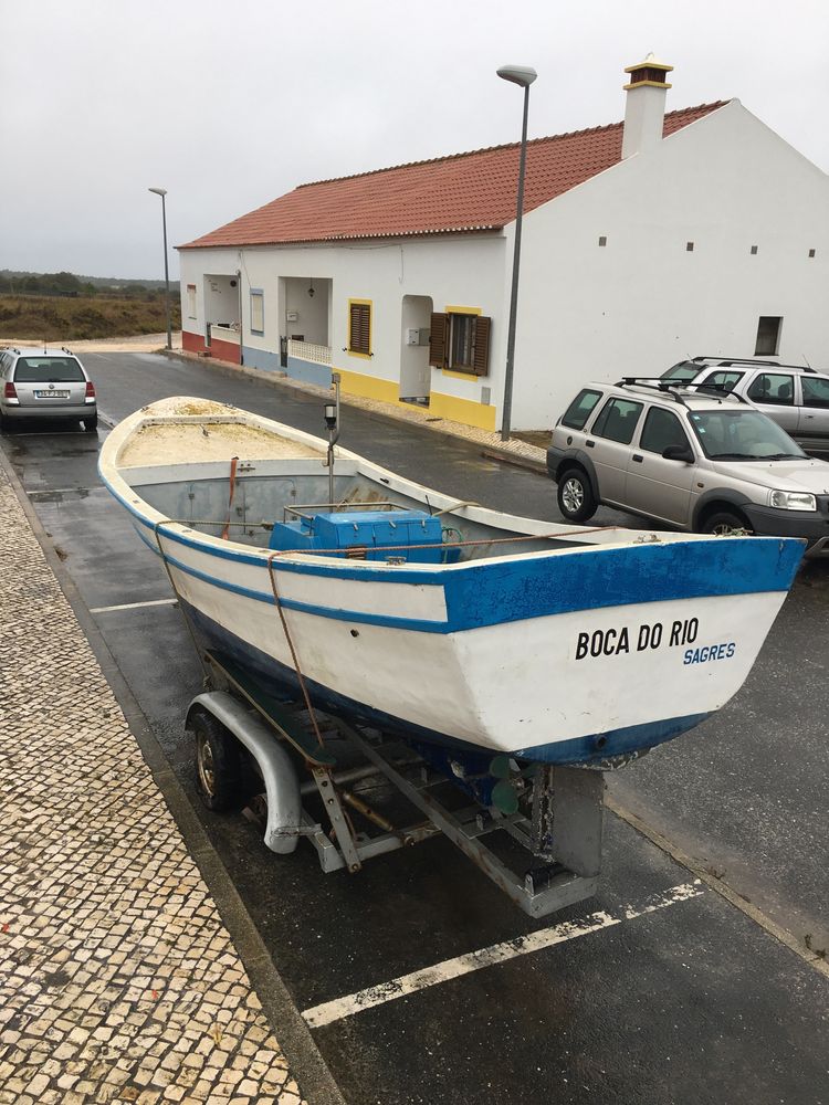 Vendo ou troco barco + atrelado