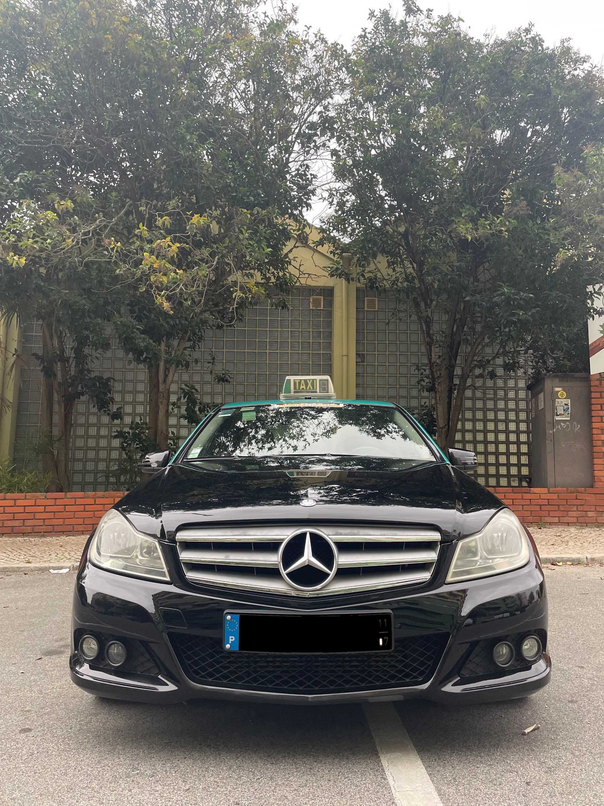 Firma de taxi com alvará e viatura Mercedes Benz C 220