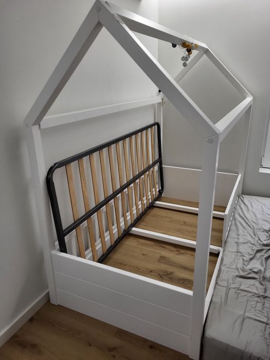 Cama Montessori madeira sólida lacada