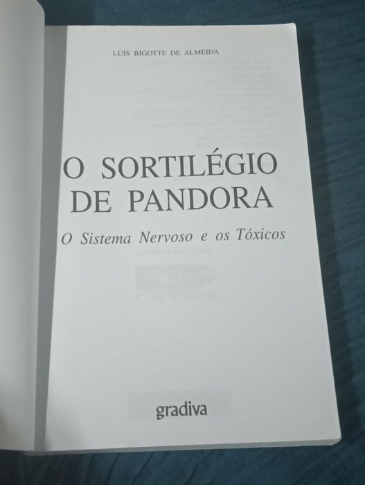 Livro  O Sortilégio de Pandora