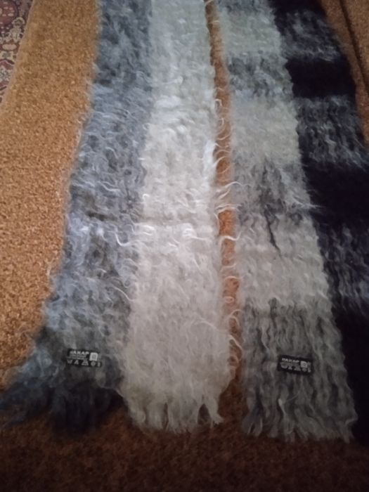 Продам новые мужские шарфы