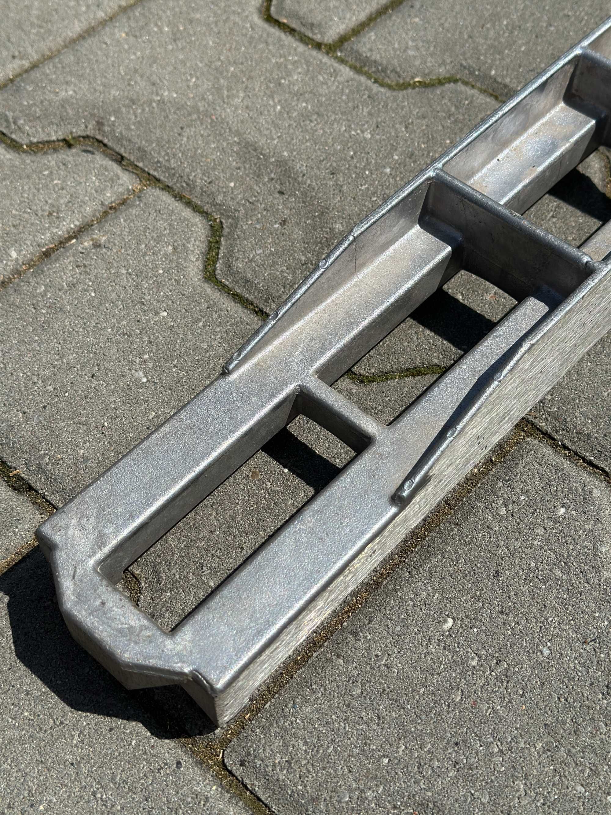 A328. Ustawiacz noży w grubościówce 490 mm