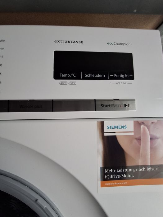 Пральна машина Siemens model WM16W4C1