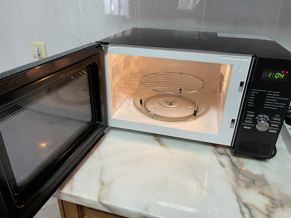 Microondas com 5 anos