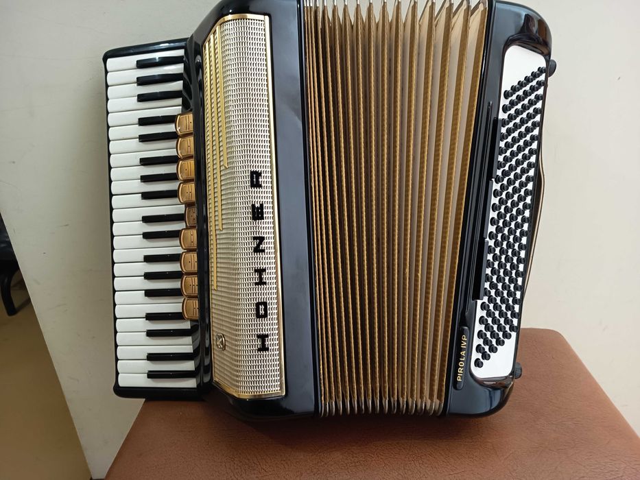 Acordeão HOHNER Pirola IVP