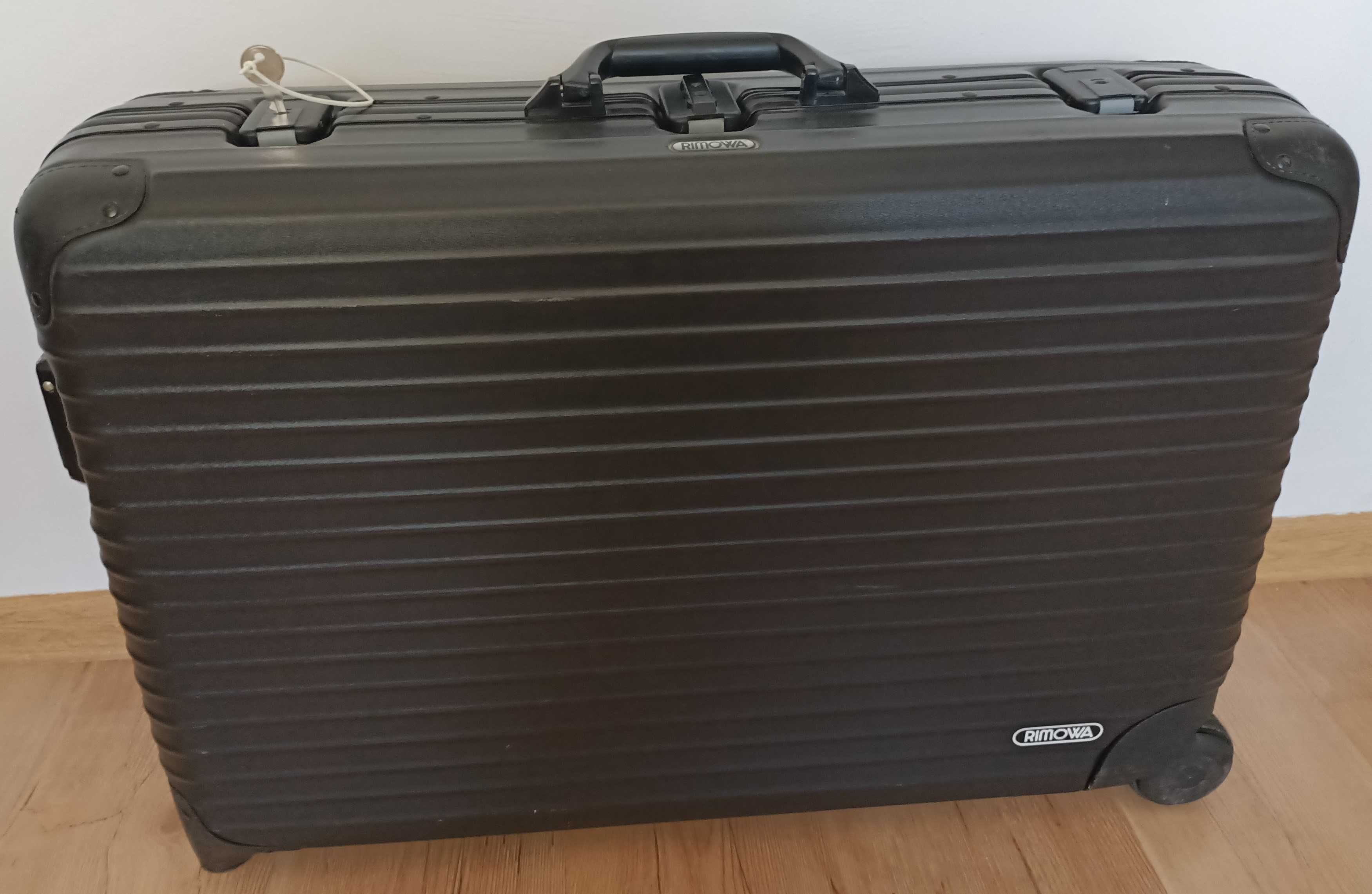 Rimowa - walizka szyfr kółka