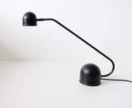 Czarna, minimalistyczna lampka na biurko vintage lata 80te