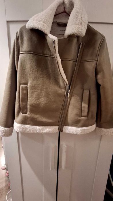 Reserved Kurta ekoskora z futerkiem r.152