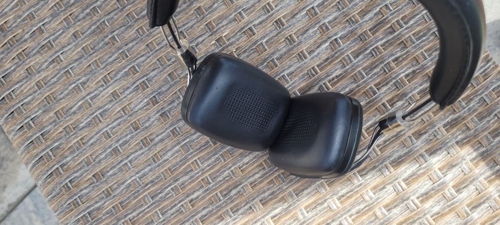 Bowers &Wilkins P 5