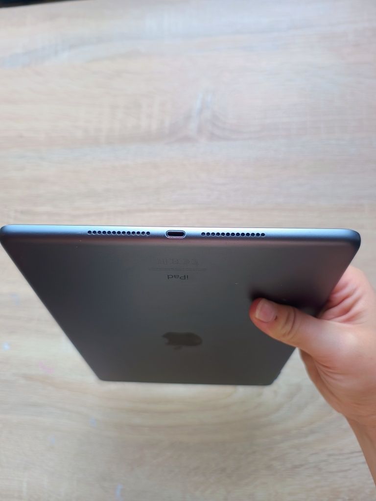 Ipad 8 32 ГБ ідеальний стан