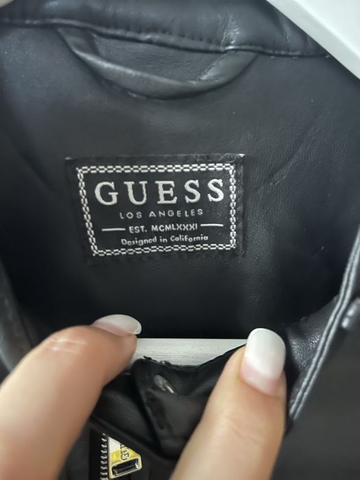 Шкіряна чорна  куртка косуха Guess розмір s