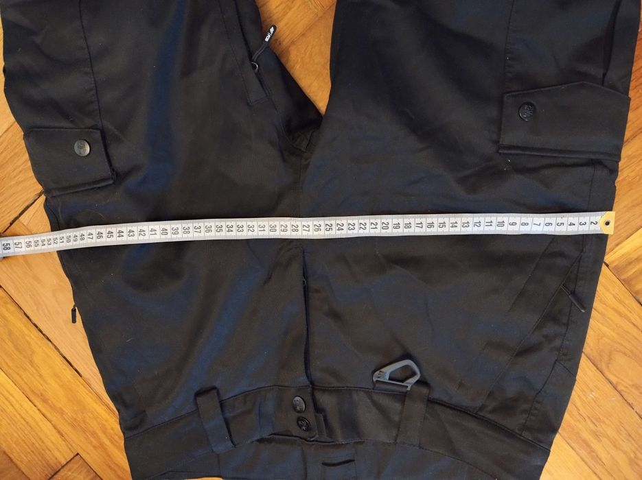 Spodnie narciarskie snowboardowe 4F/FOB r. M czarne damskie 1000

Sp