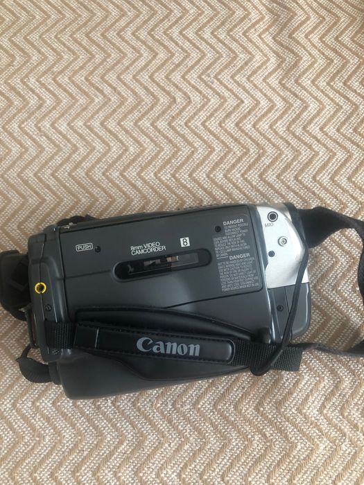 Відеокамера касетна