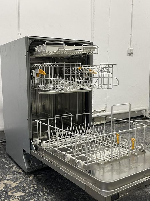 Вбудована посудомийна машина Miele G 1562 SCVi