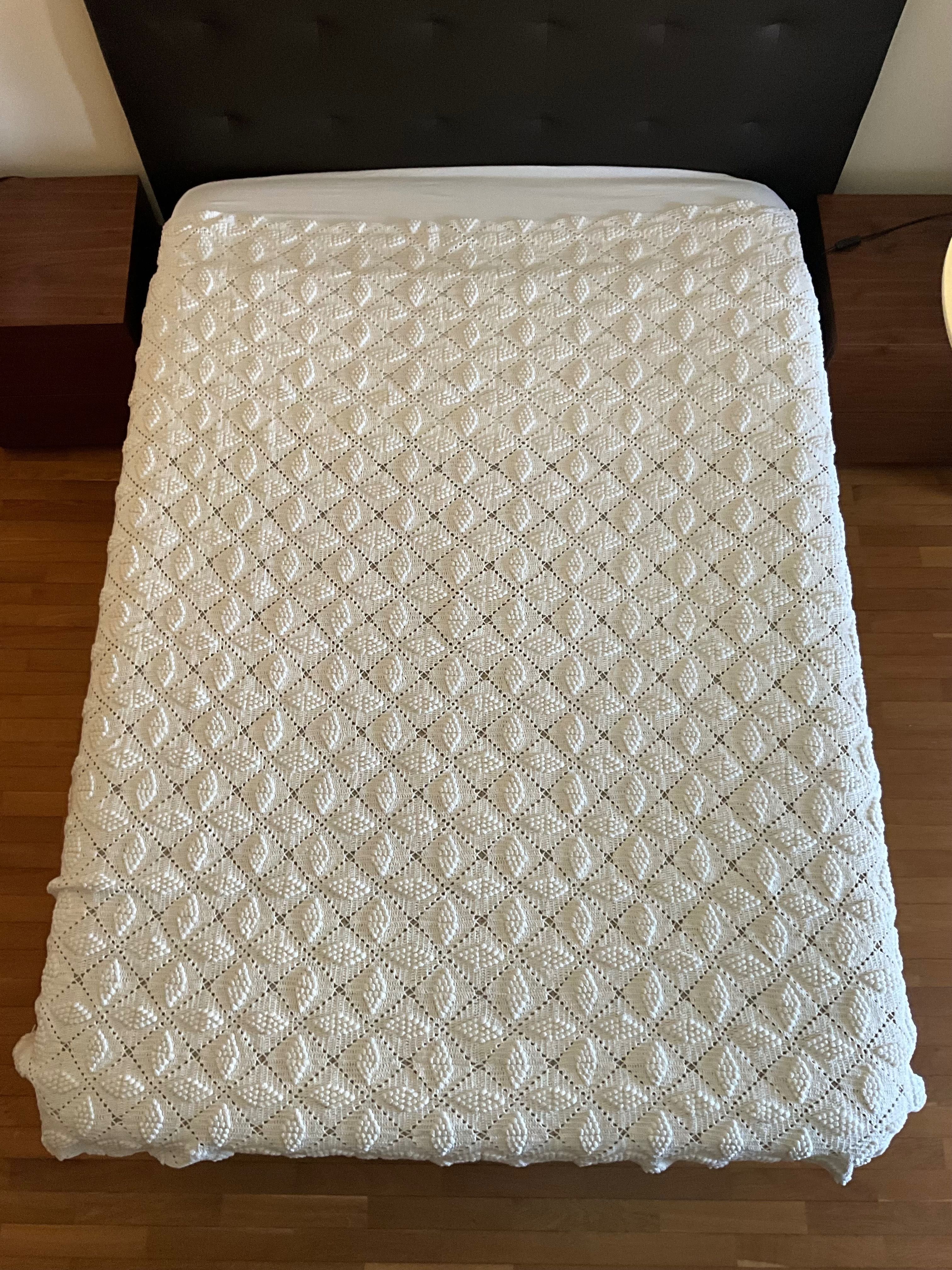 Colcha de renda (feita à mão)