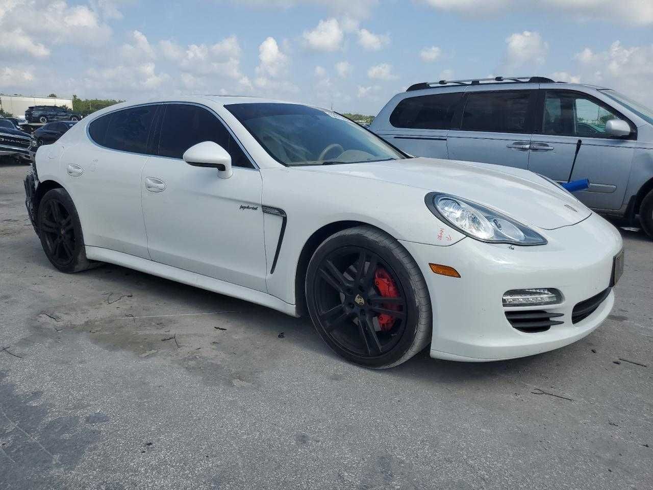 Porsche Panamera (970) Hybrid 3.0 S, z 2012 roku, model USA.