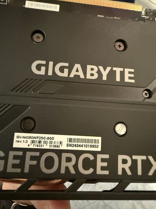 Майже нова відеокарта Nvidea Gigabyte RTX 4060 8gb OC