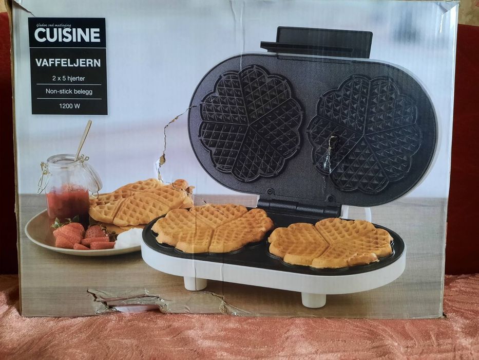 Вафельница новая