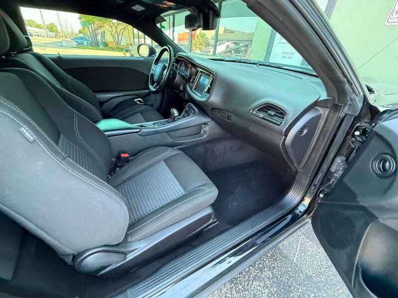 2021 Dodge Challenger SXT
