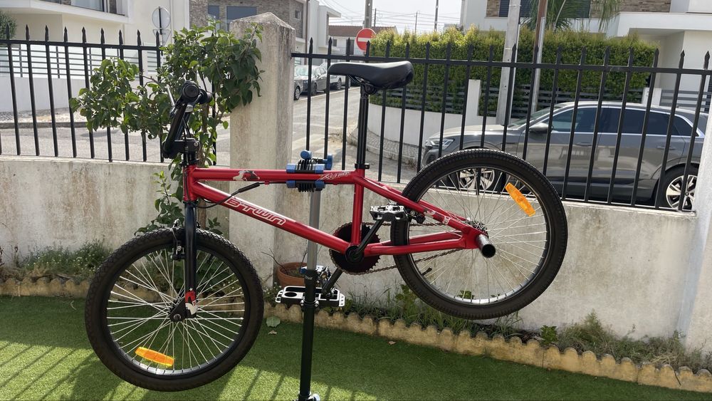 BMX Muito Pouco Usada em Otimo Estado